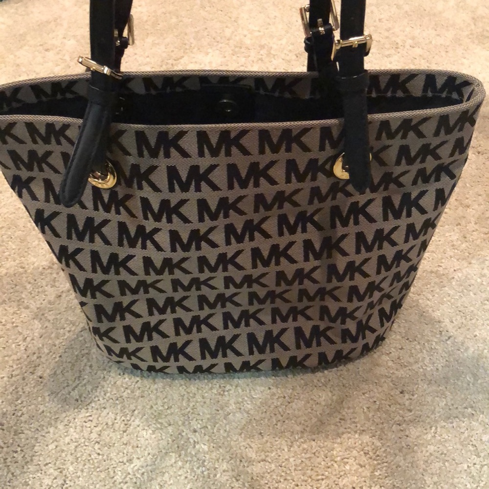 Genuine Michael Kors handbag!!!!